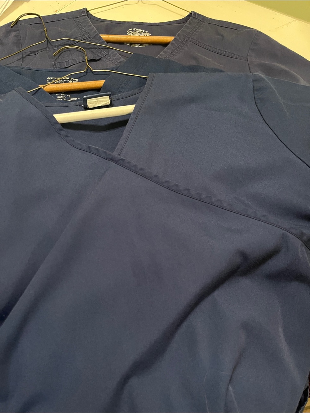 Cherokee Men's Navy Blue V-Neck Scrub Top